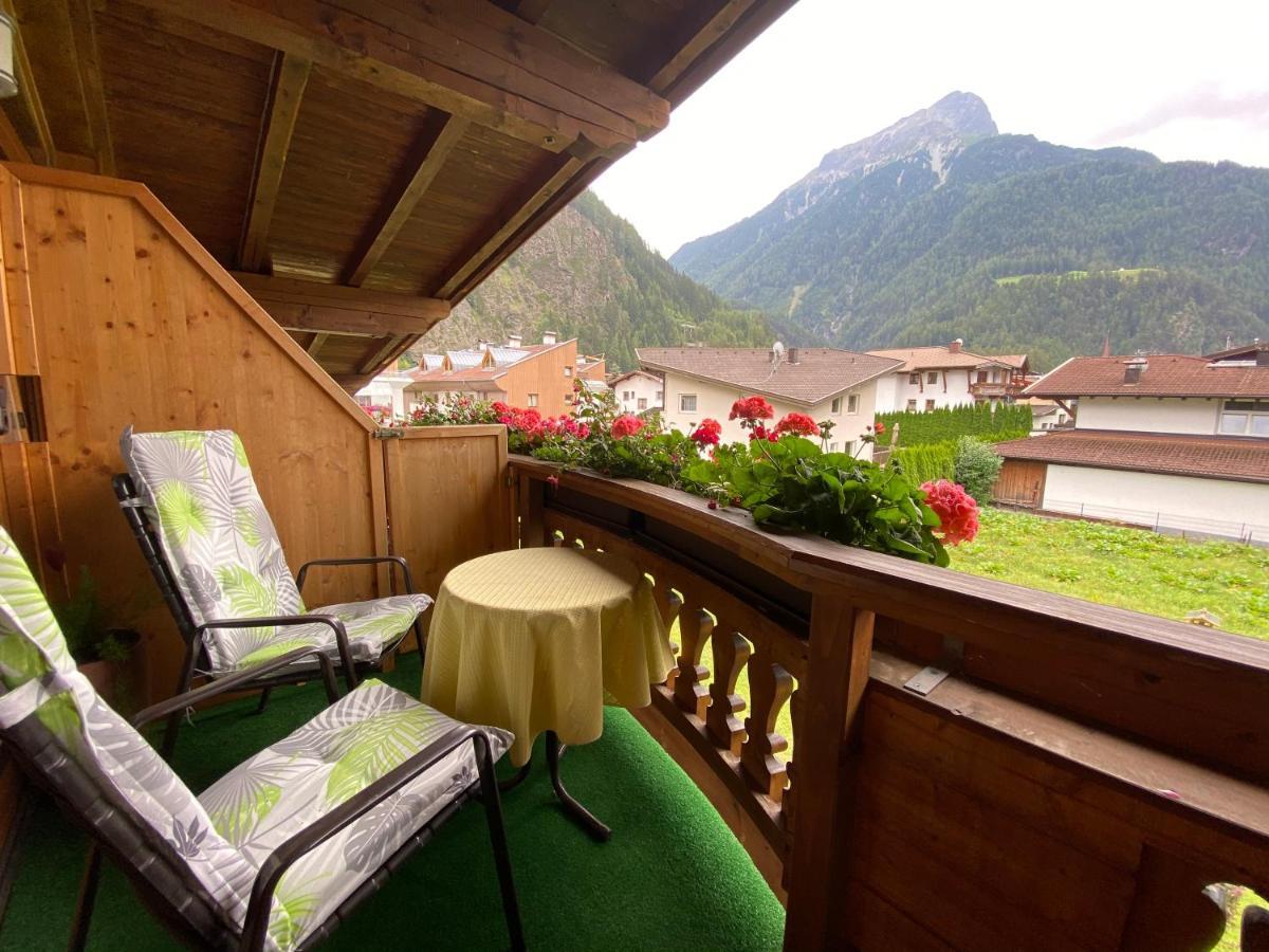 Gaestehaus Waltraud Längenfeld Buitenkant foto